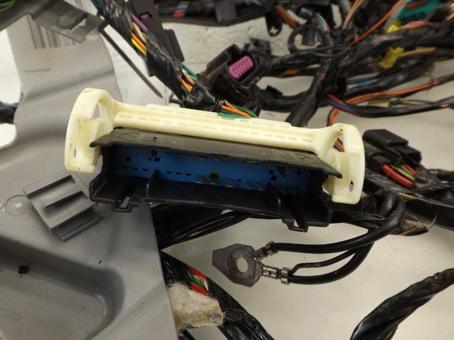 25882622 08-09 Chevrolet Silverado 1500 Body / Interior Wiring Harness Used 25882622 OEM