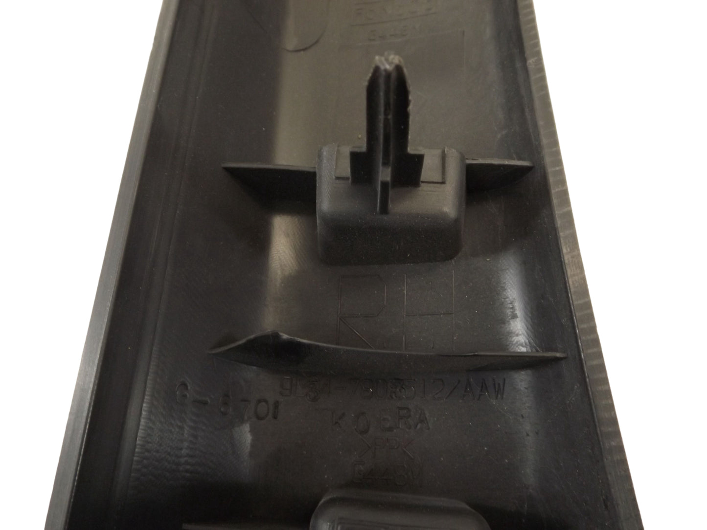 9L8Z7803599AB 08-12 Ford Escape FR Body A-Pillar Interior Trim Panel Used 9L8Z7803599AB OEM