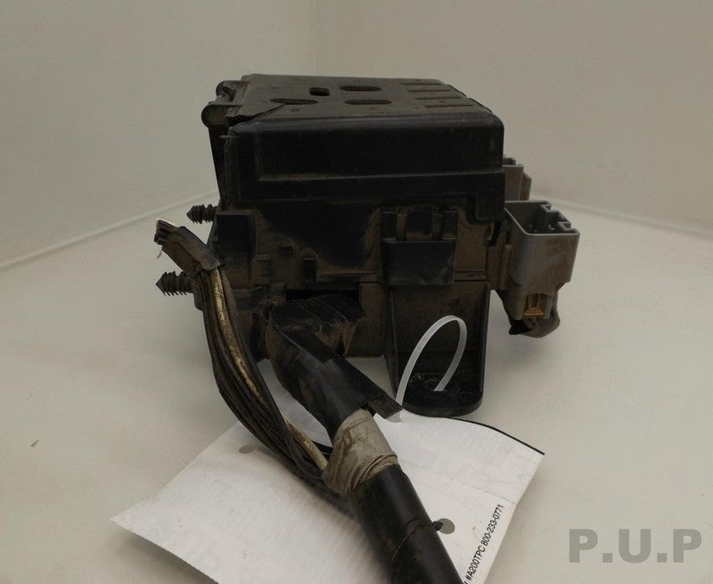 4L2T 14A488 DH 2004 Mercury Mountaineer 4.6L Rear Fuse Box 4L2T14A488DH (cover damage)