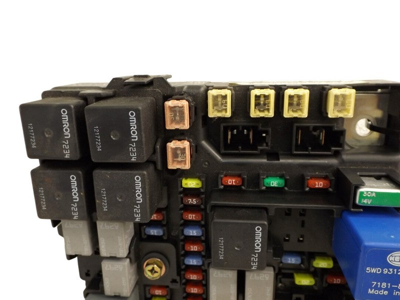 15870409 2004-2009 Cadillac SRX Fuse Relay Box Used OEM 15208766