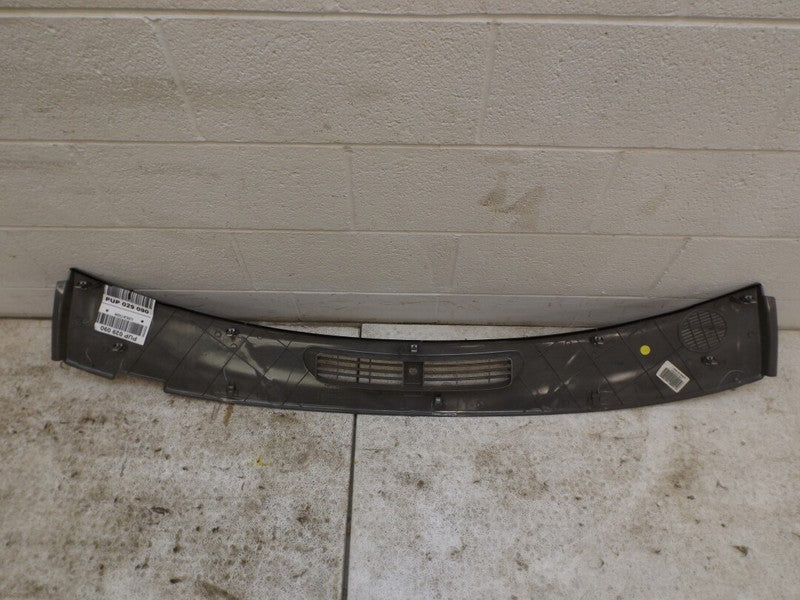 15032563 1998-2005 Oldsmobile Bravada Defroster Trim Panel Used OEM 15032562