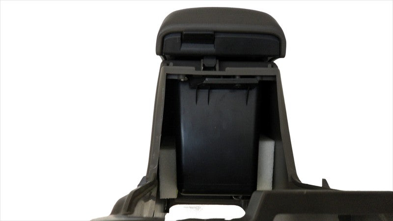 S22001820 2002-2004 Subaru Outback Center Console Used S22001820 OEM