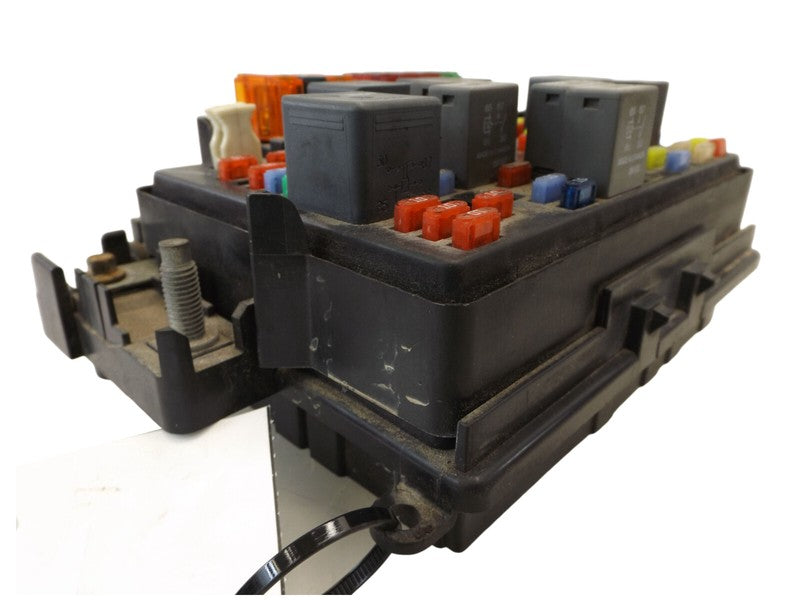 12193645-09 1999-2006 GMC Yukon XL 1500 Fuse Box Used 12193645-09 OEM