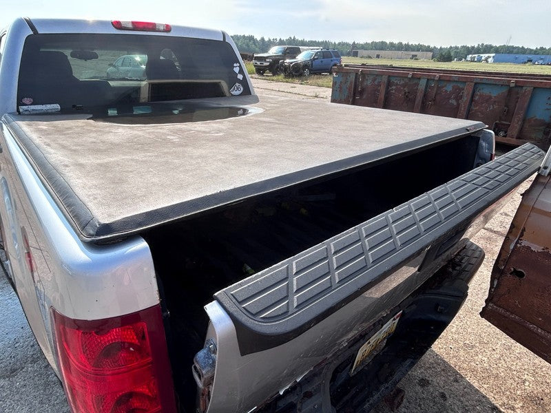 22818470 2010-14 GMC Sierra 1500 Passenger FR Door Interior Trim Panel Used 22818470 OEM