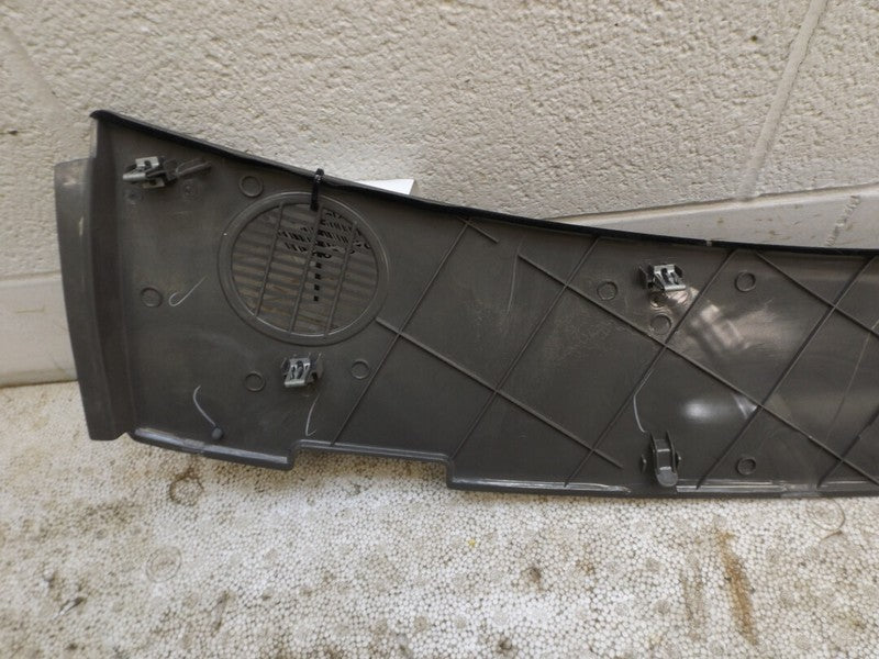 15032563 1998-2005 Oldsmobile Bravada Defroster Trim Panel Used OEM 15032562