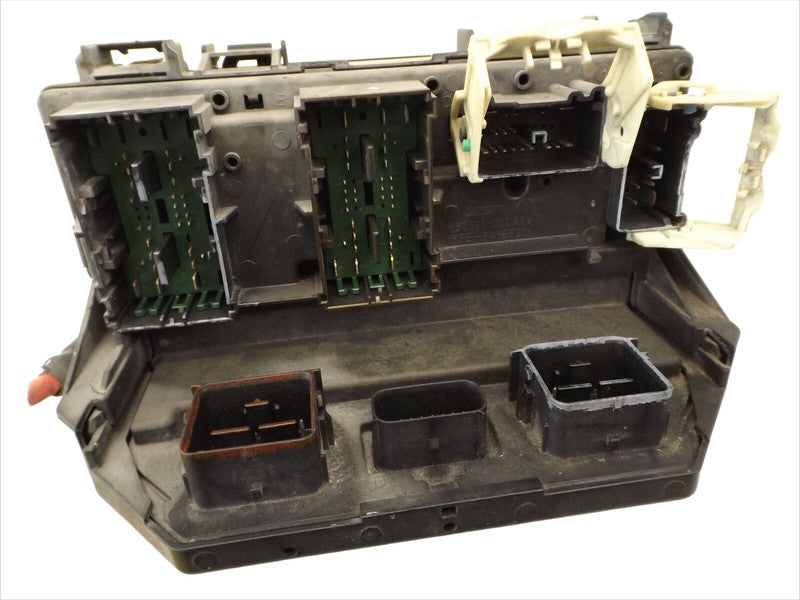 RTE23A02E7 2008-2010 Chrysler Town & Country Fuse and Relay Center 3.8L Used 68239606AB