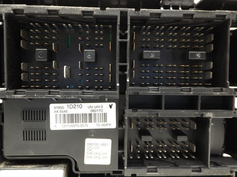 919501D200 2007-2012 Kia Rondo Fuse Relay Box Used OEM 919501D210