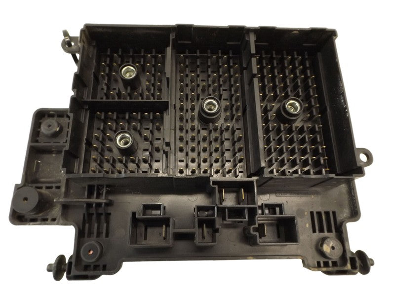 12193645-09 1999-2006 GMC Yukon XL 1500 Fuse Box Used 12193645-09 OEM