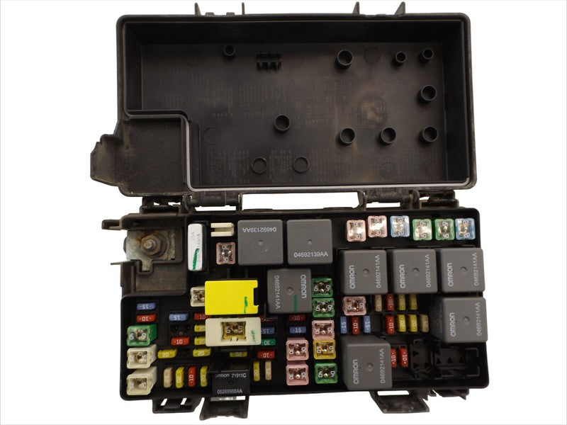 RTE23A02E7 2008-2010 Chrysler Town & Country Fuse and Relay Center 3.8L Used 68239606AB
