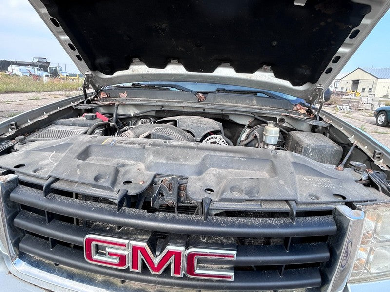 25826750 2007-2013 GMC Sierra 1500 Instrument Cluster Hood Used 25826750 OEM