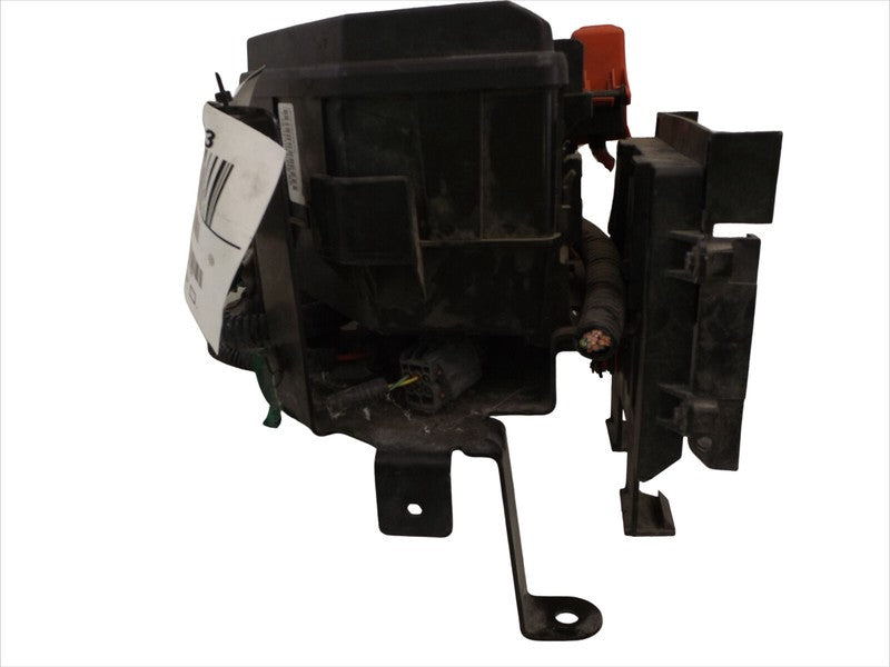 P25822670 2004-2009 Cadillac SRX Fuse Box W/ Bracket & Cover Assembly Used 15870409