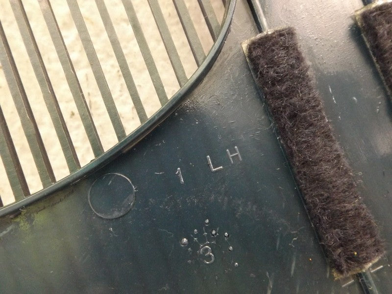 15689955 1988-1994 GMC Suburban Driver FL Speaker Cover Used 15689955 OEM