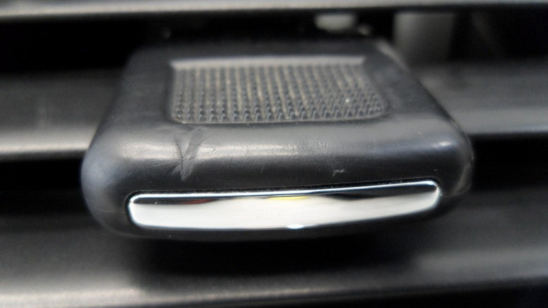 1QY58DX9A1 2015-2018 Dodge Grand Caravan Front Right Dash Air Vent Used 1QY58DX9A1
