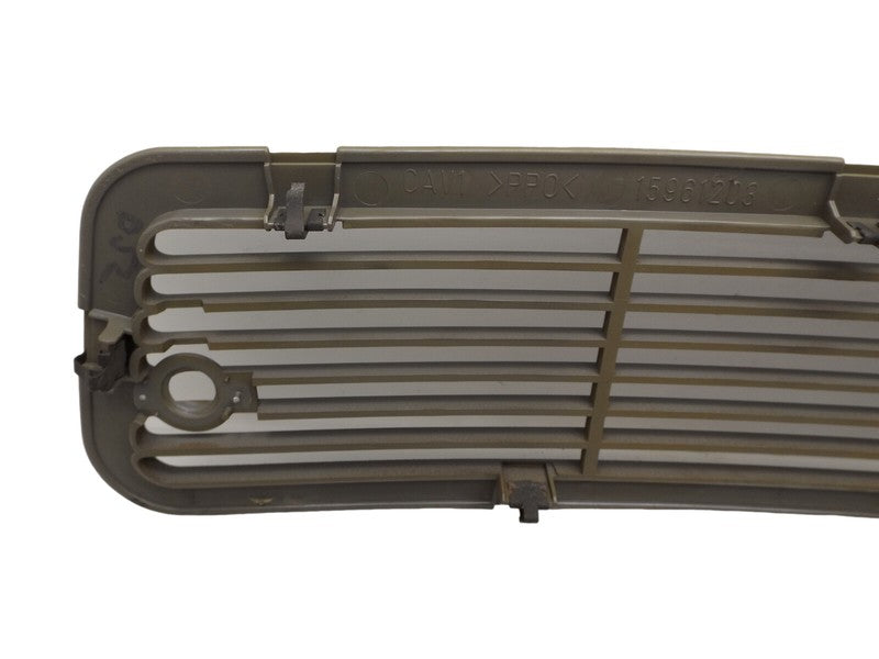 15039948 1997-2008 GMC Safari Windshield Defroster Vent Grille Used OEM 15961203