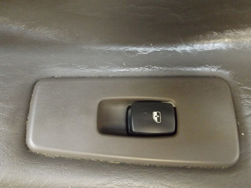 1BF161DVAA 2004-2008 Chrysler Pacifica Passenger Rear RR Interior Door Panel Used OEM