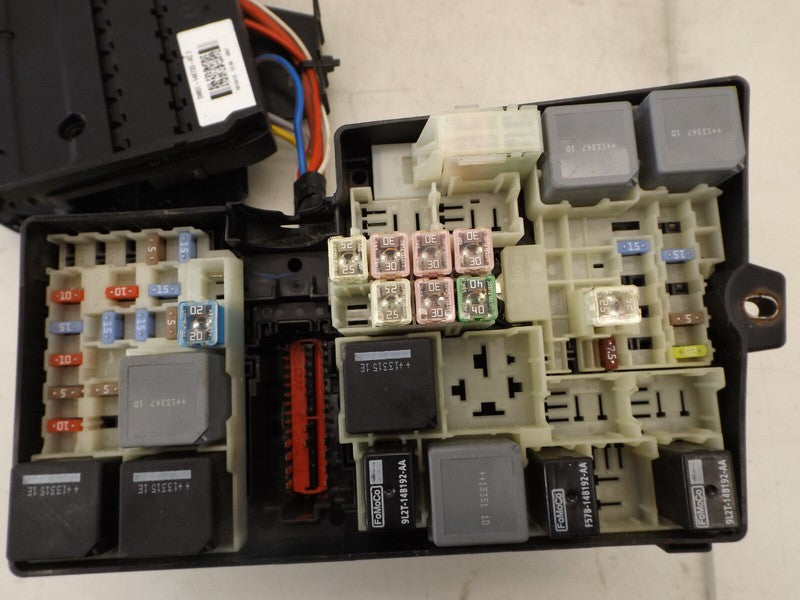 AV6T14A067AC 2012-2014 Ford Focus Fuse Relay Box Used AV6T14A067AC OEM