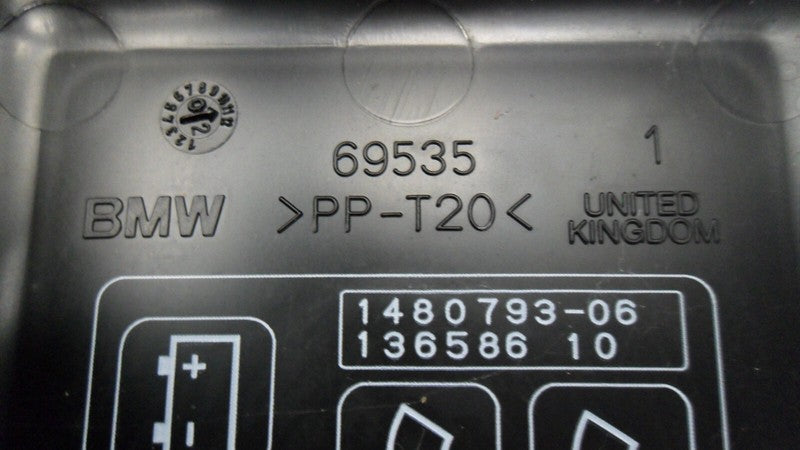 148079009 2002-2006 Mini Cooper Fuse Box 1.6L Used 61146906614 OEM