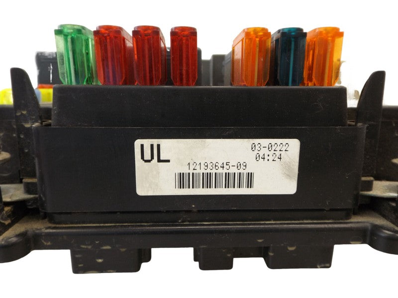 12193645-09 1999-2006 GMC Yukon XL 1500 Fuse Box Used 12193645-09 OEM