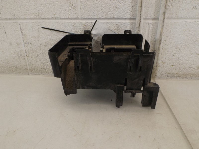 23158538 2010-2017 Chevrolet Equinox Engine Bay Fuse Box Lower Cover Used OEM 23158538