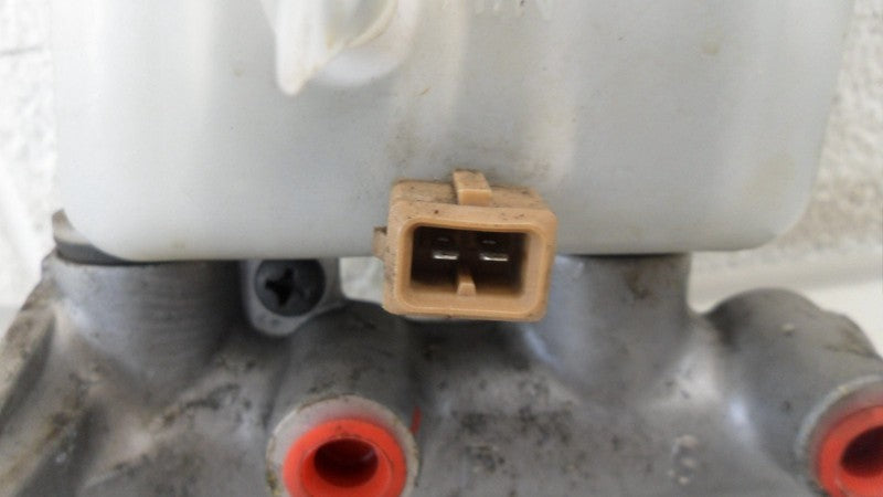 585103K300 06-10 Hyundai Sonata Brake Master Cylinder W/ Stability Control 585103K300 OEM