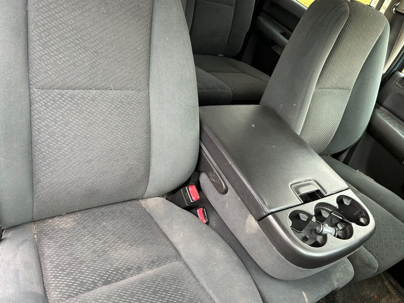 141081C 2008-2009 Chevrolet Silverado 1500 Rear Seat Belt Receptacle Used 141081C OEM