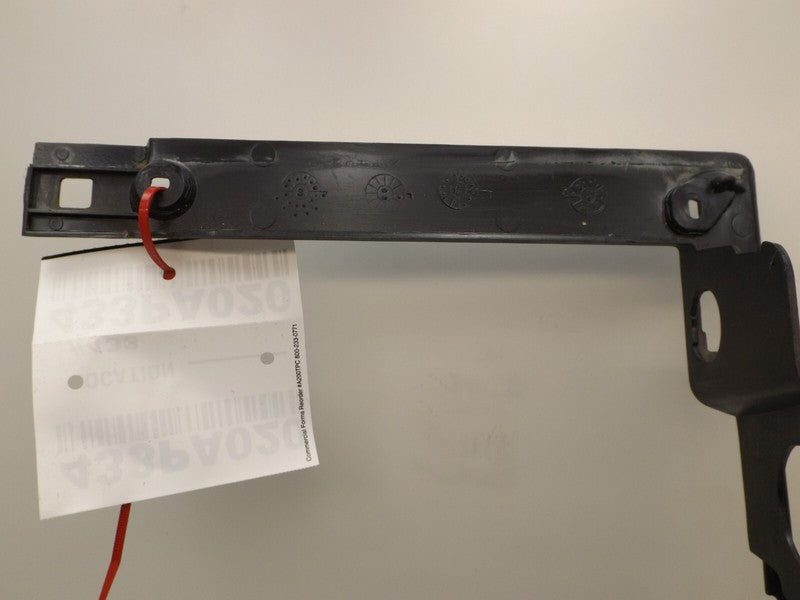 15706760 1998-2005 Chevy Blazer OEM DASH GLOVEBOX DOOR LATCH BRACKET Black 15706760