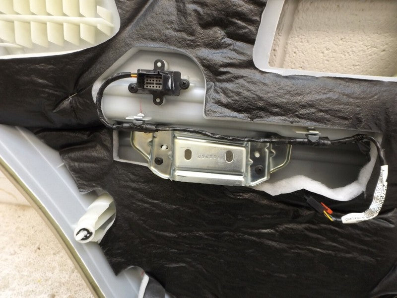 25916615 2004-2009 Cadillac SRX Driver Rear RL Interior Door Panel Used OEM 19153288