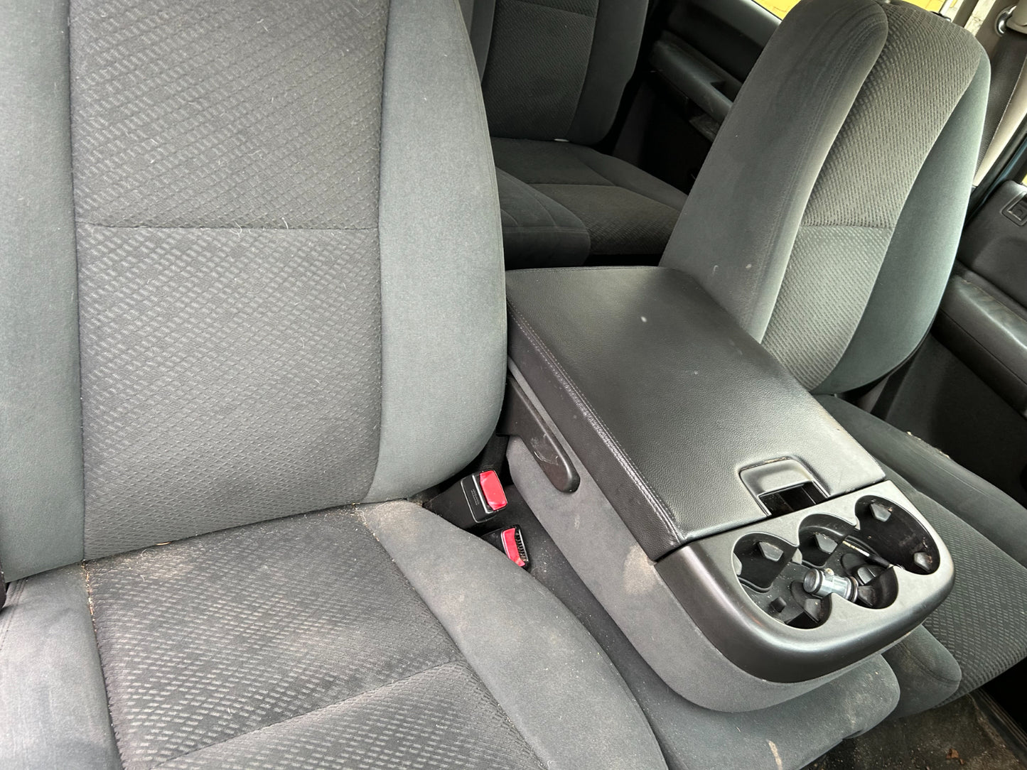 15904438 2008-2012 Chevrolet Silverado 1500 Driver FL Kick Panel Trim Used 15904432 OEM
