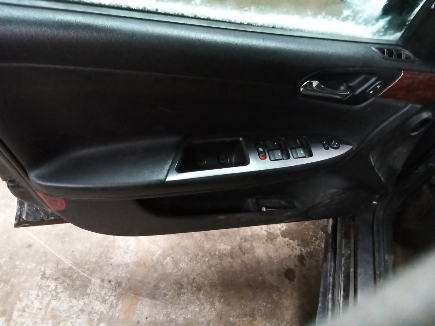 25837960 2009-2011 Chevrolet Impala Driver FL Door Trim Molding Used 25837960 OEM