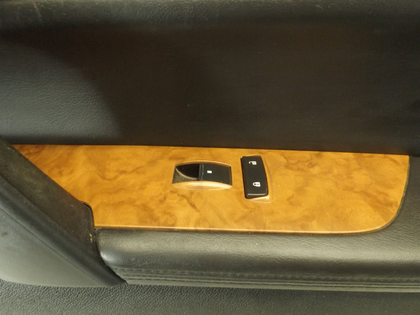 20958538 2008-2012 Buick Enclave Passenger FR Door Interior Trim Panel Used 20958538 OEM