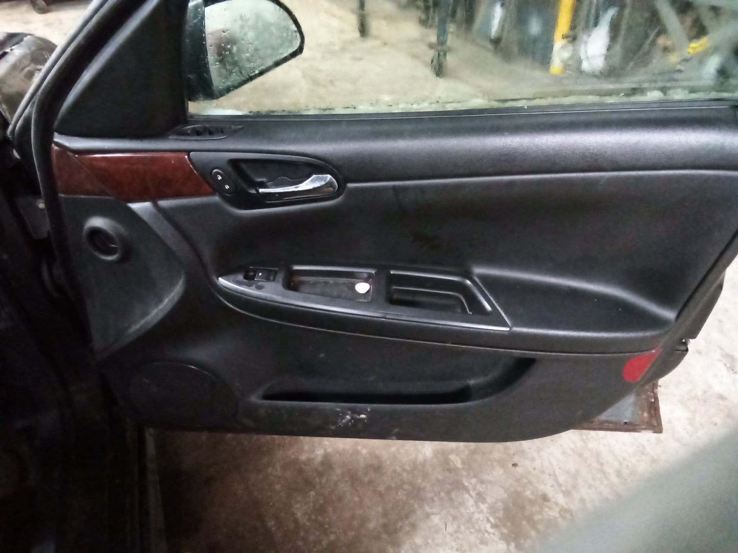 25971597 06-16 Chevrolet Impala RL Tail Light Assembly (Has Scratching) Used 25971597 OEM