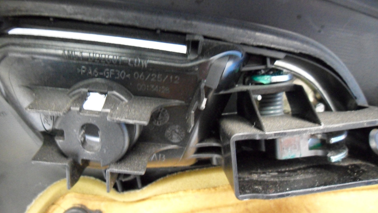 CM51A23943 2012-2014 Ford Focus Driver FL Door Interior Trim Panel Used CM51A23943 OEM