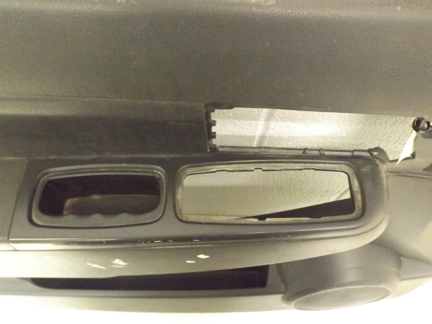 1BM921DVAF 2008-2012 Jeep Liberty Driver Front Left Interior Door Panel Used OEM 1BM931DVAE