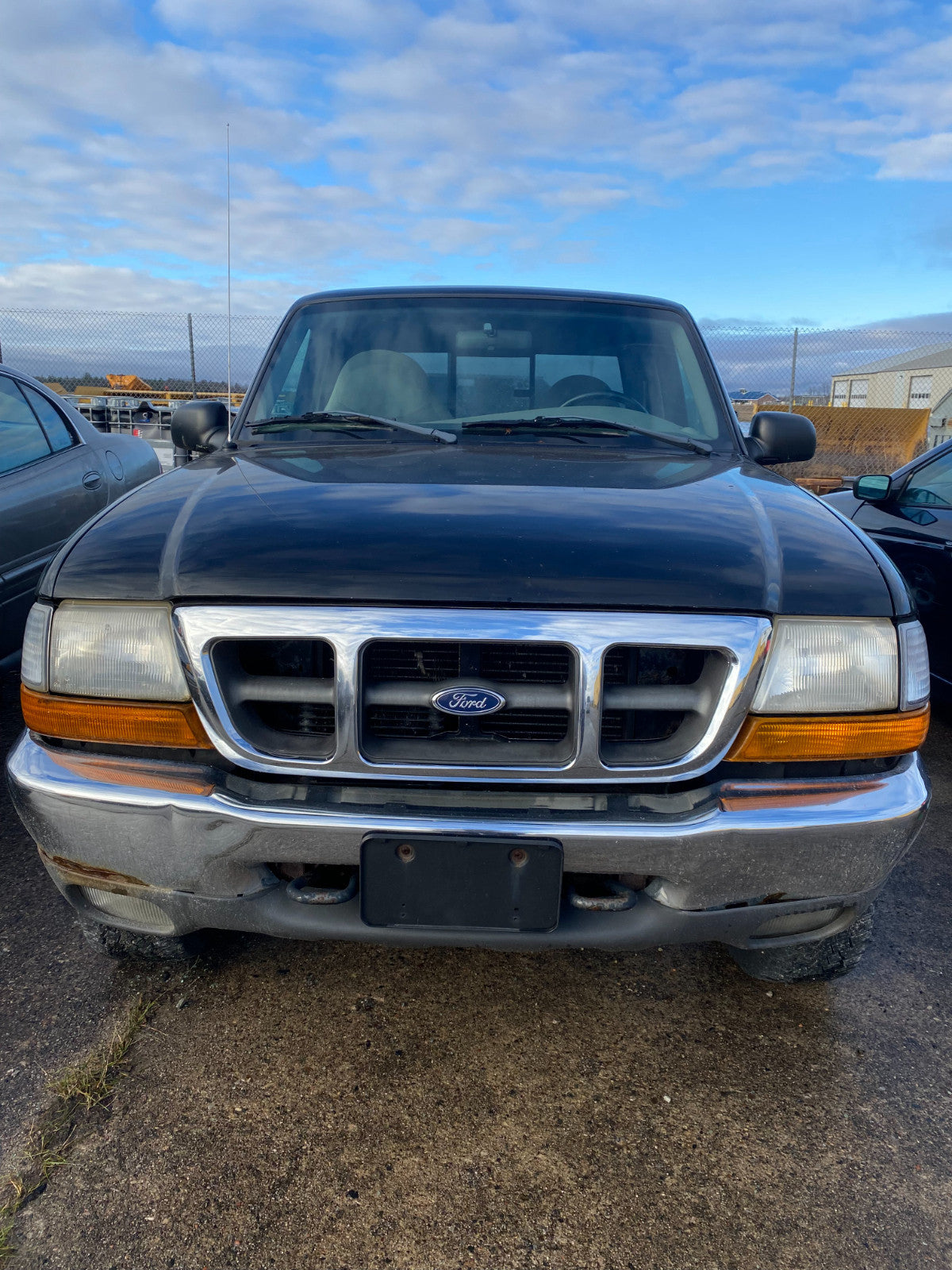 F57B1023713CF 1998-2005 Ford Ranger Driver FL Interior Door Handle Trim Used F57B1023713CF OEM