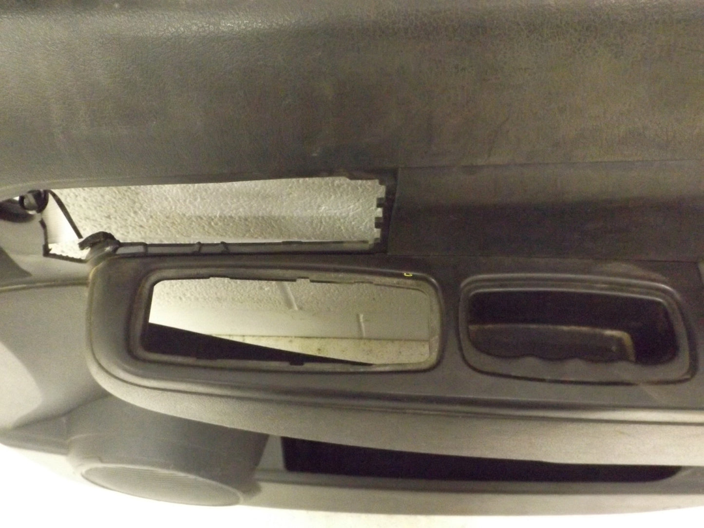 1BM921DVAF 2008-2012 Jeep Liberty Passenger Front Right Interior Door Panel Used 1BM921DVAE