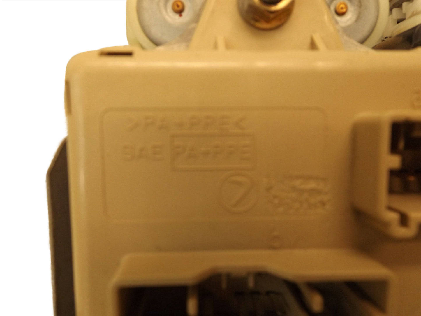 031015 2000-2004 Subaru Outback Fuse Box 4 031015 OEM USED