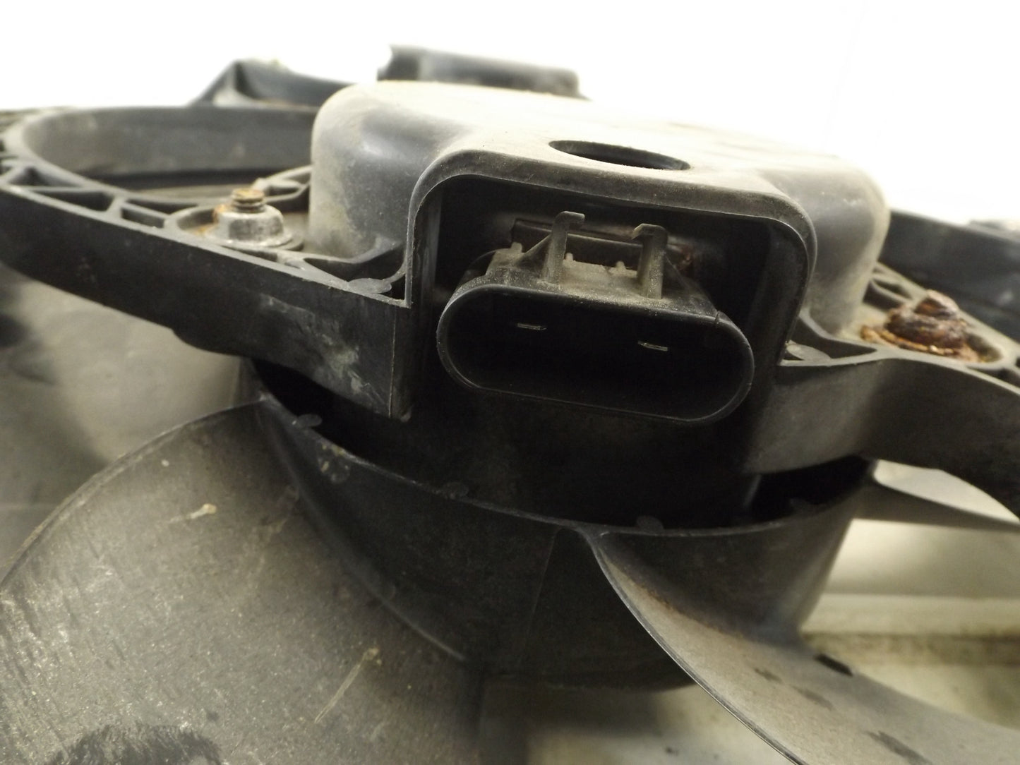 8L8Z8C607A 2008-2012 Ford Escape Engine Cooling Fan Assembly 2.5L /2.3L Used 8L8Z8C607A OEM