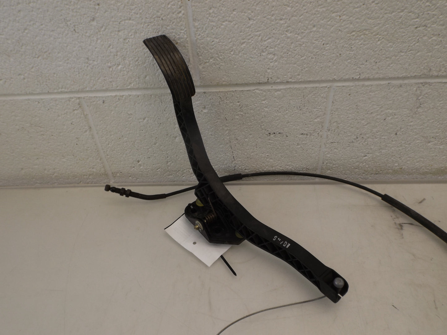 234-0000 2002-2004 Hyundai Santa Fe Accelerator Pedal Assembly Used OEM