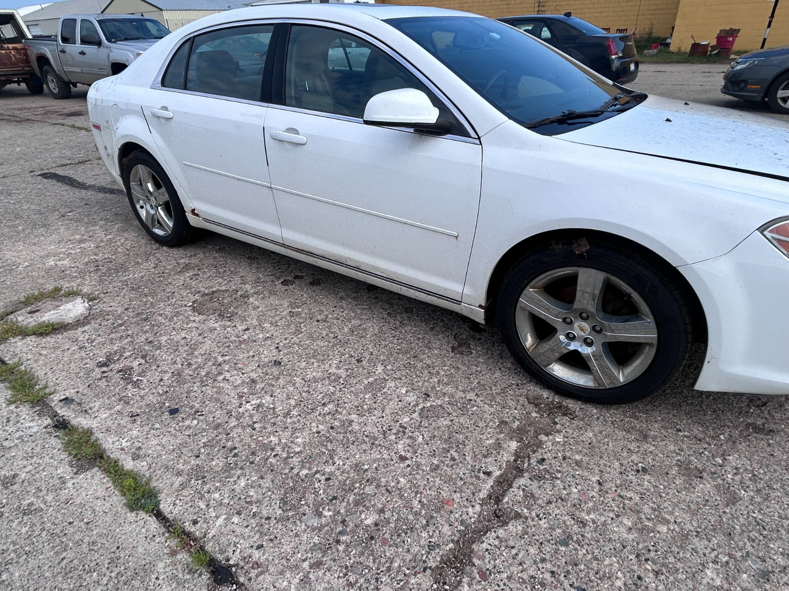 22711010 08-12 Chevrolet Malibu Windshield Wiper Motor W/ Transmission Used 22711010 OEM