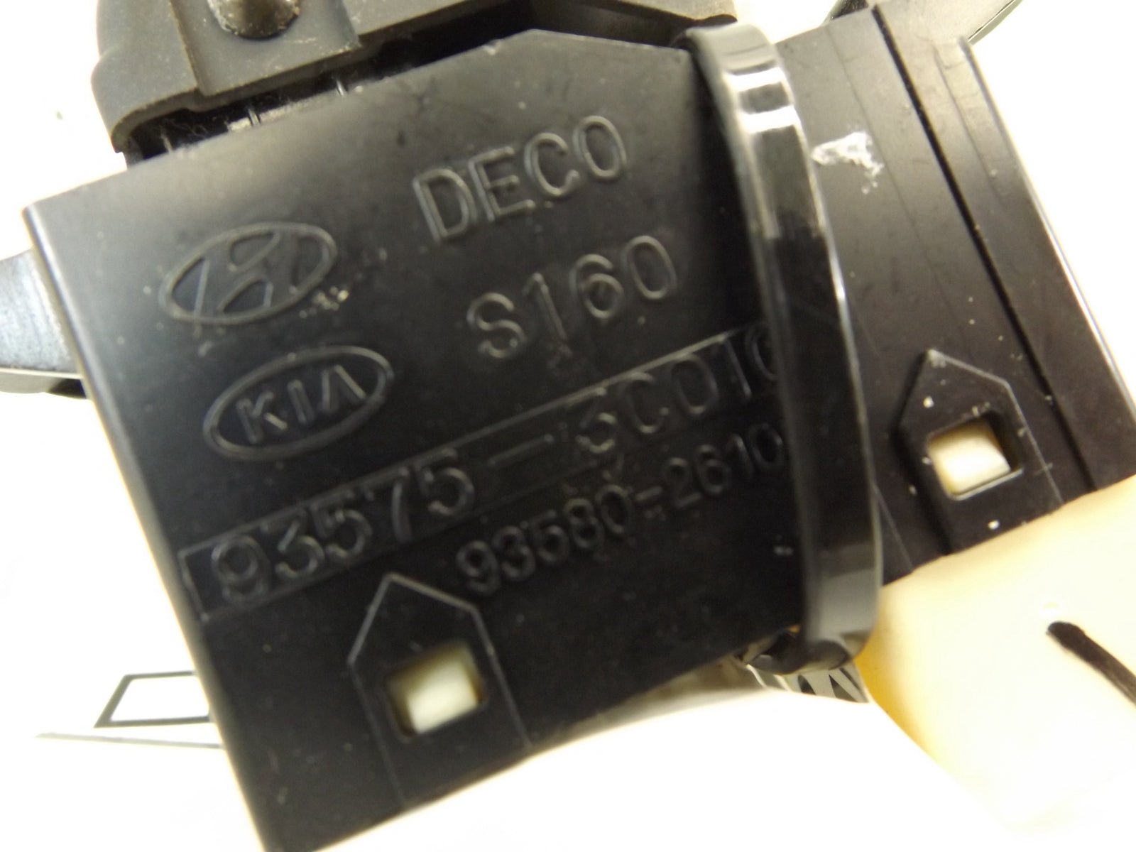 621W17520 2001-2006 Hyundai Santa Fe Driver Rear Left Door Window Switch Used 621W17520