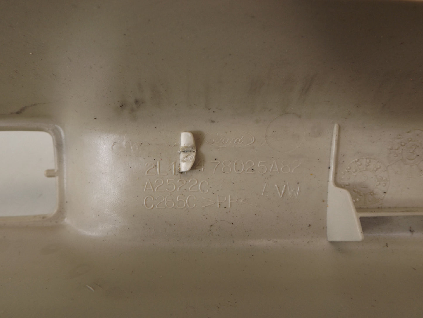 2L1Z7803598AAC 2003-06 Ford Expedition FR Body A-Pillar Interior Trim Panel 2L1Z7803598AAC OEM