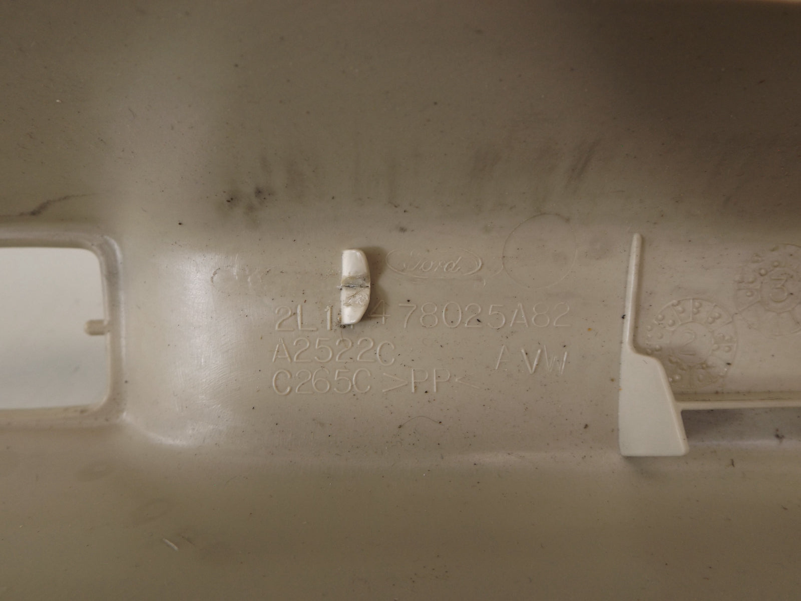 2L1Z7803598AAC 2003-06 Ford Expedition FR Body A-Pillar Interior Trim Panel 2L1Z7803598AAC OEM