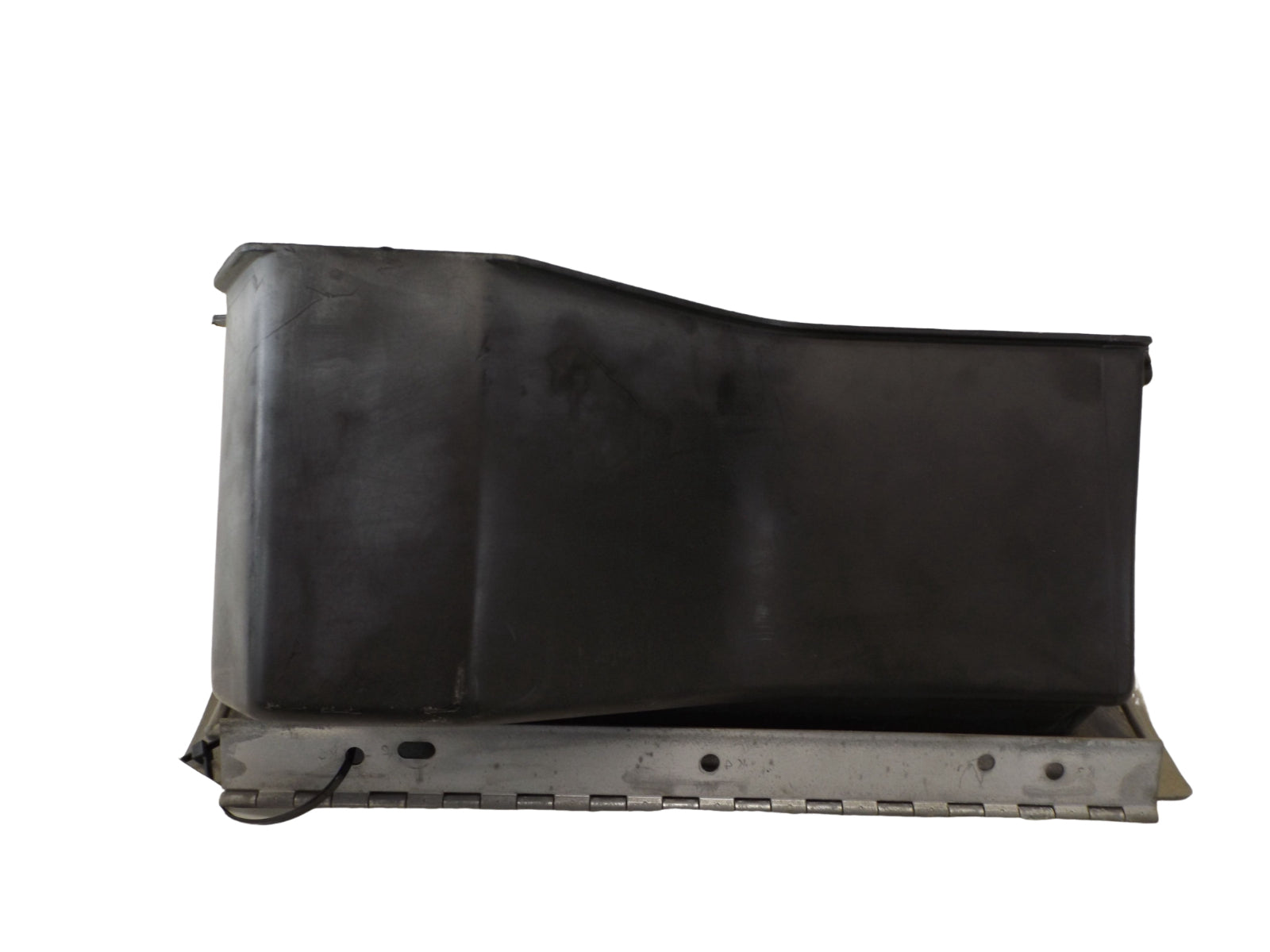 XL5Z1006024AAB 1997-2001 Mercury Mountaineer Glove Box (Scratches) Used XL5Z1006024AAB OEM