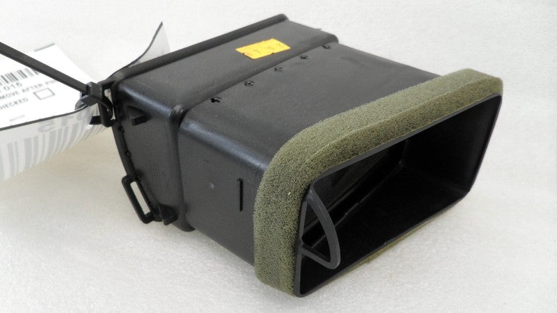 5G1X54046B31A 2005-07 Ford Five Hundred Passenger FR Dashboard Air Vent Used 5G1X54046B31A OEM