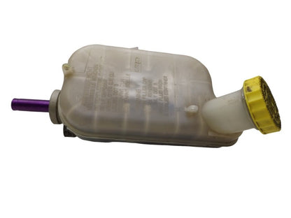 4877805AH 2004-2008 Chrysler Pacifica Brake Master Cylinder W/ Reservoir Used OEM