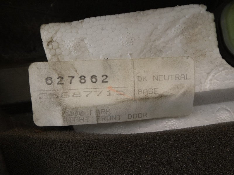 25687715 2001-2003 Buick Park Avenue Front Right Door Interior Trim Panel Used 25687715 