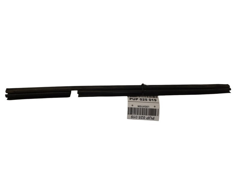 55135889AE 1999-2004 Jeep Grand Cherokee Passenger Rear RR Window Belt Weatherstrip Used