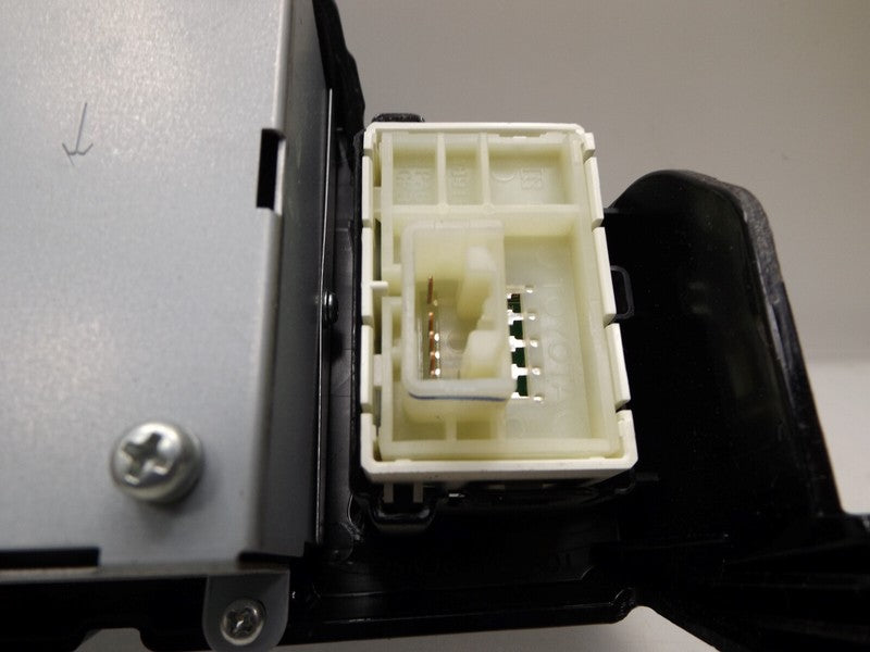 8391008010, 8329008040 2011-2014 Toyota Sienna GPS Navigation System Used OEM 8391008010