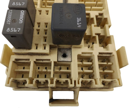 15328692-03 1999-2006 GMC Sierra 1500 Dash Relay Fuse Box Used OEM 15328692-03