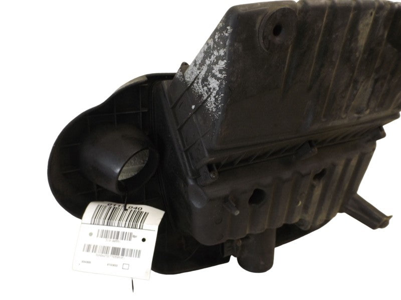 25779034 2007-2011 Chevrolet HHR Air Intake Cleaner Box Assembly Used 25779034 OEM